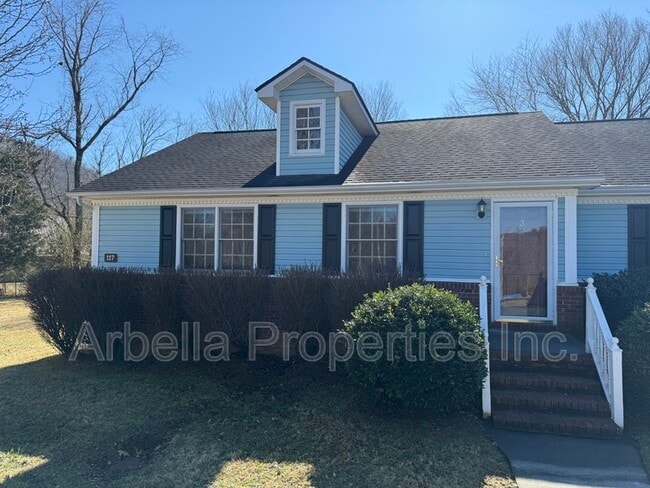 Building Photo - 117 Rowe Ln Unit Apt 3