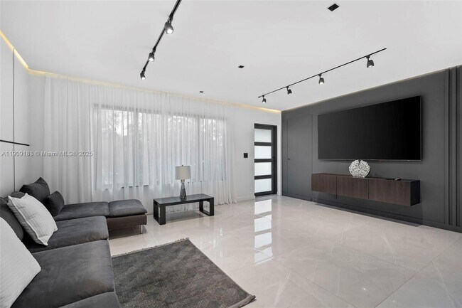 Photo - 1101 N 14th Ave