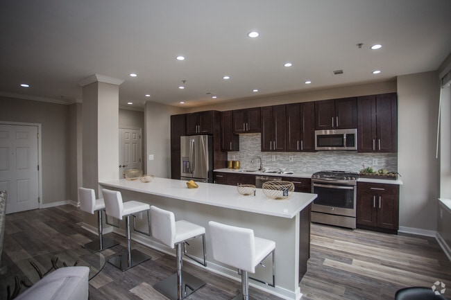 Photo - Instrata Pentagon City