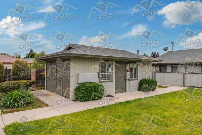 Photo - 1229 W Roseburg Ave Unit 7