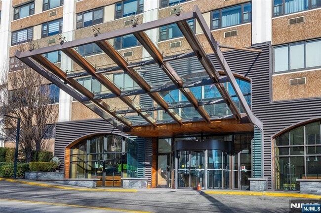 Photo - 250 Gorge Rd Unit 18K