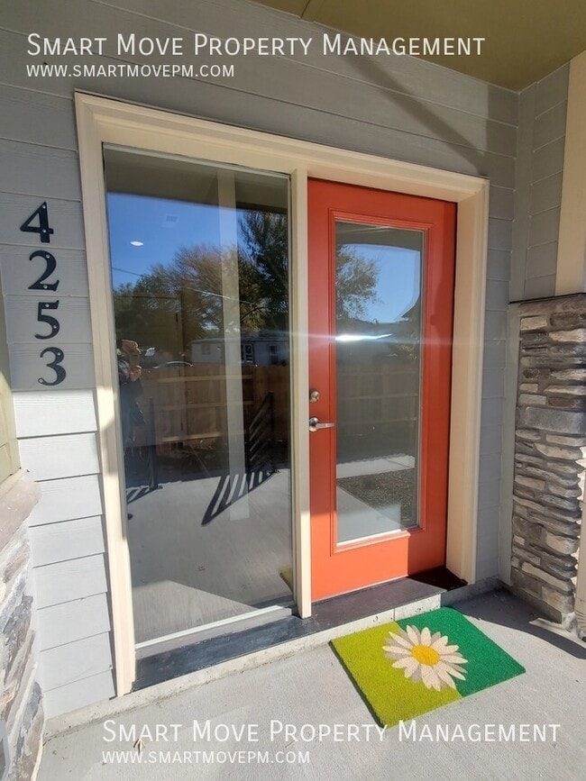 Photo - 4253 Reed St