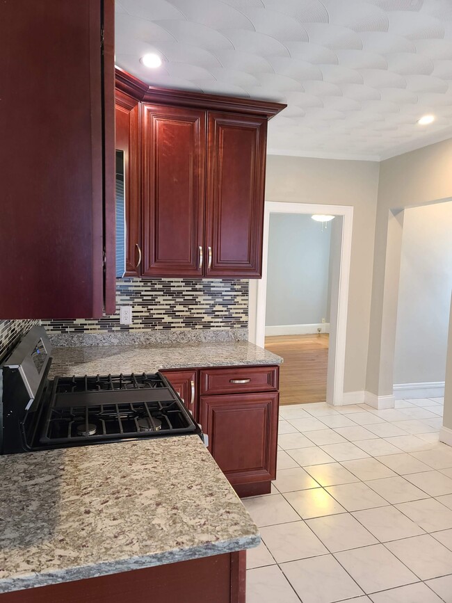 Photo - 194 Howard St Unit #2