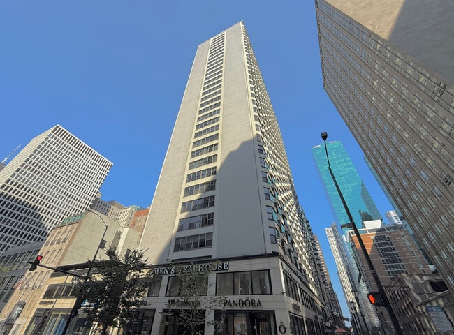 Building Photo - 535 N Michigan Ave Unit 1707 Rental