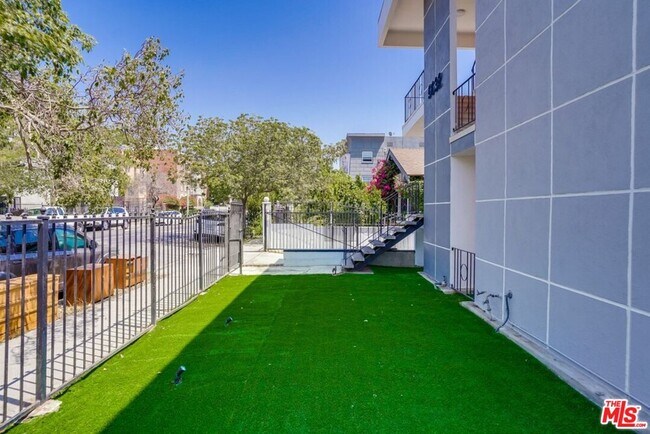 Photo - 5632 Lexington Ave