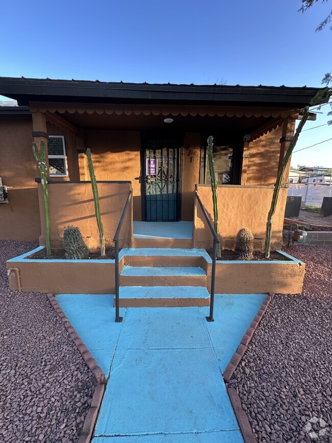 Building Photo - 471 W Heiner Dr Rental