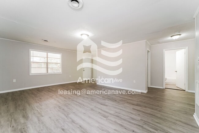 Photo - 2751 Glenn St