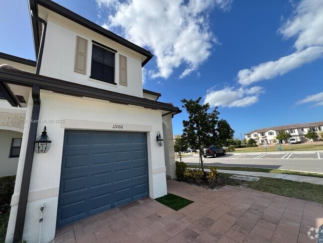 Building Photo - 11066 W 33rd Ln Rental