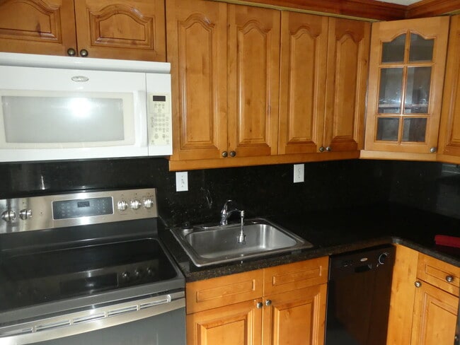 Photo - 2247 Taylor St Unidad 1-8