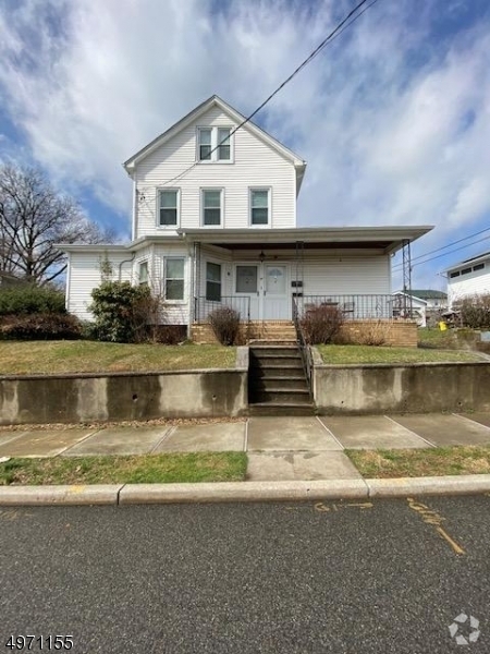 Building Photo - 141 Grant Ave Unit 2 Rental