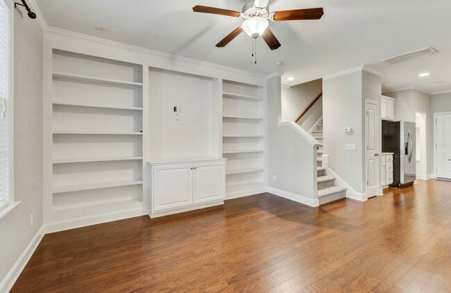 Photo - 2005 Kings Gate Ln