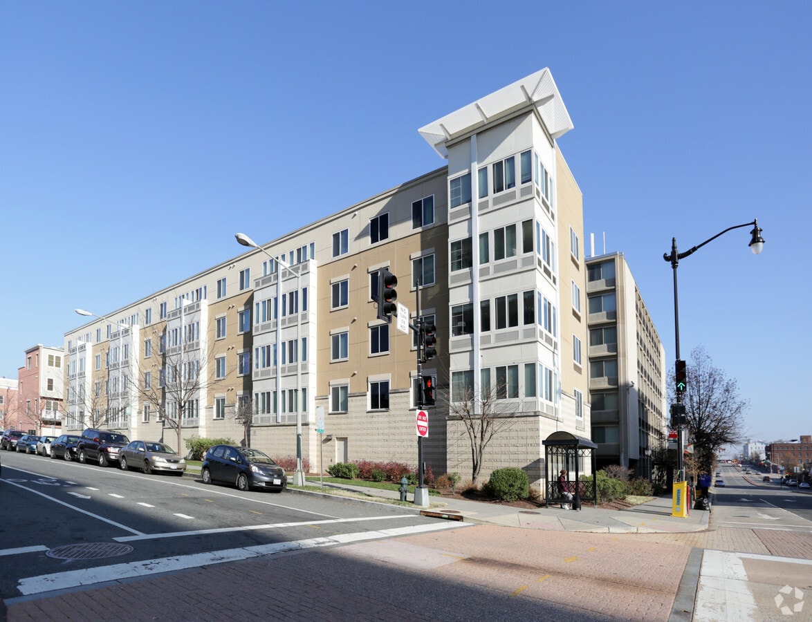 400M Apartments - 400M Apartments