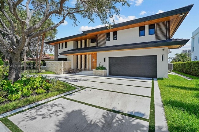 Photo - 3343 NE 166th St