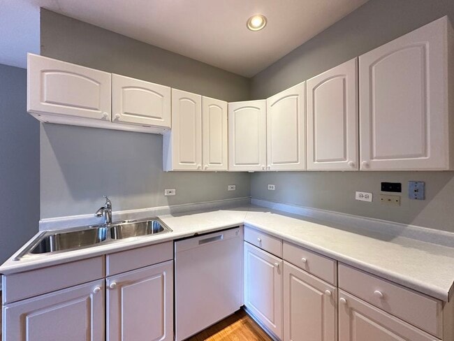 4115 N Paulina St Unit W3