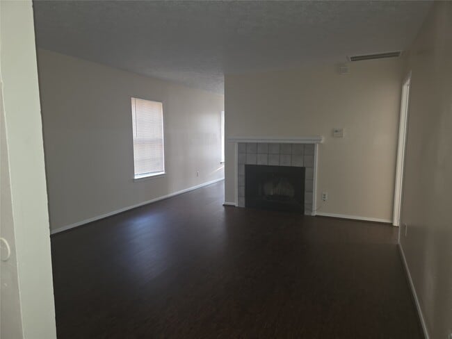 Photo - 1907 Summerfield Pl