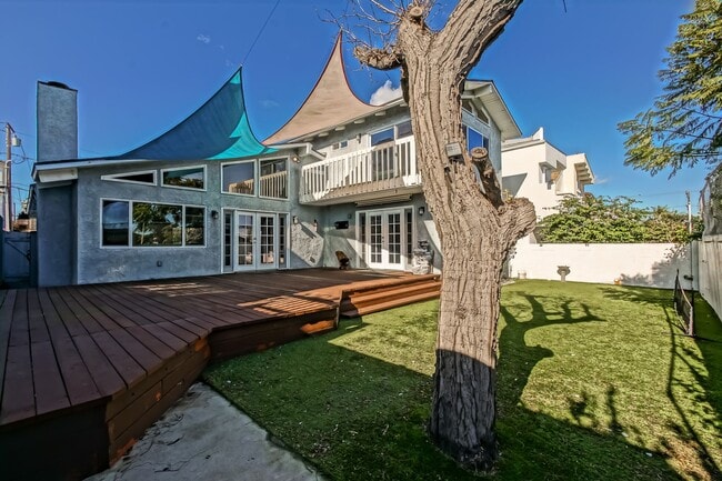 Photo - SPACIOUS & AIRY, GOLDEN TRIANGLE 4BR3BA HOME W/ CITY/MOUNTAIN VIEWS, OPEN & AIRY LIVING SPACE & S...