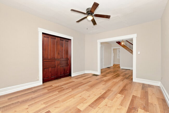 710-712-712 S Mulberry St