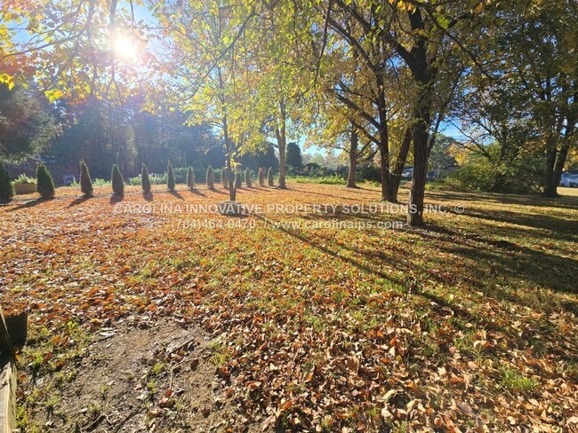 Photo - 1805 Falconhurst Dr