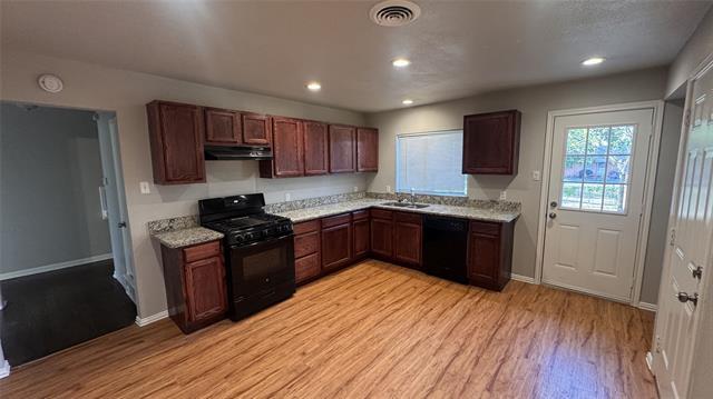 214 E Carolyn Dr