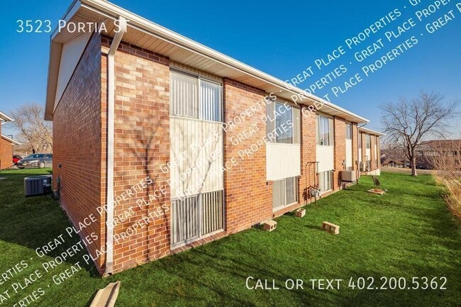 Photo - 3523 Portia St