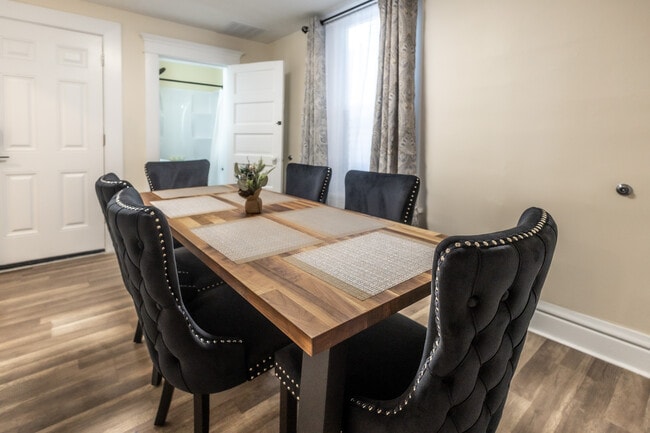 Photo - 787 S 22nd St