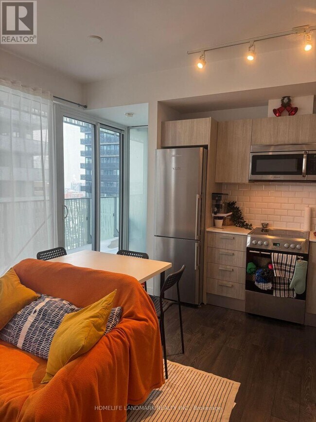 Photo - 42 Charles St E Unité 2310