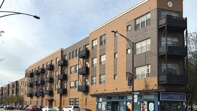 Building Photo - 2915 N Clybourn Ave Unit 409