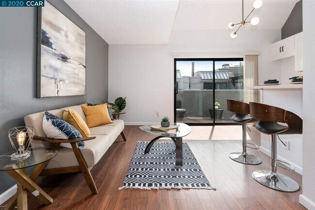 Photo - 3 Embarcadero W Unit 334