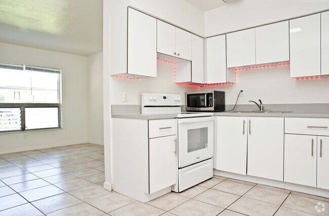 Building Photo - 2306 Fillmore St Unit #7 Rental