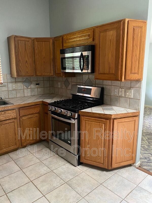 Photo - 2493 S Ortonville Rd