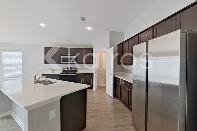 Photo - 18 Carrollton Dr