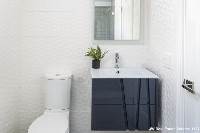 Photo - 23 Winslow Rd Unit 2