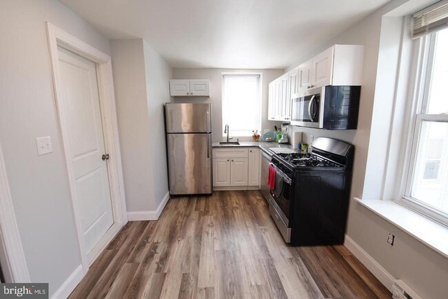 Photo - 409 Hermitage St