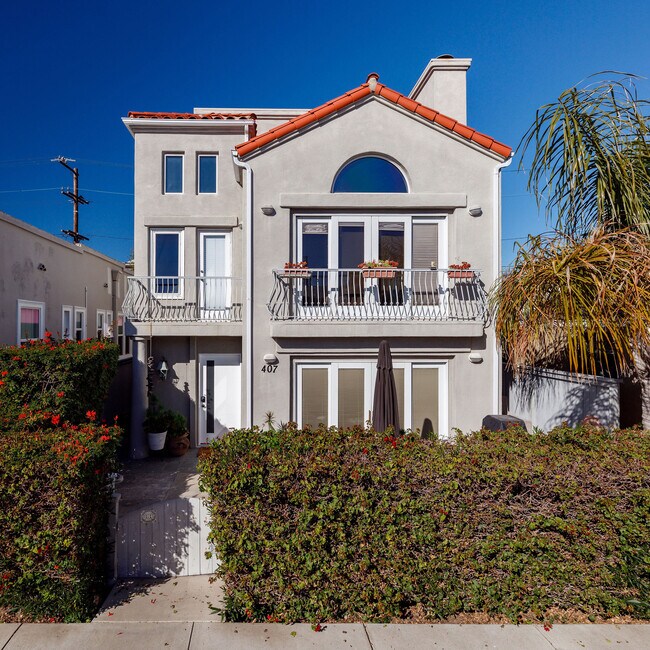 Photo - 407 30th St House