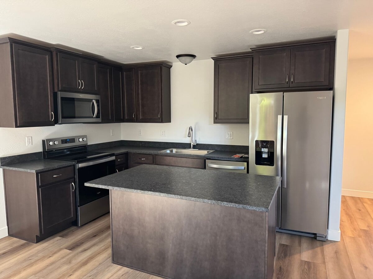 Photo - 951-953 SW H St Unit H st 951