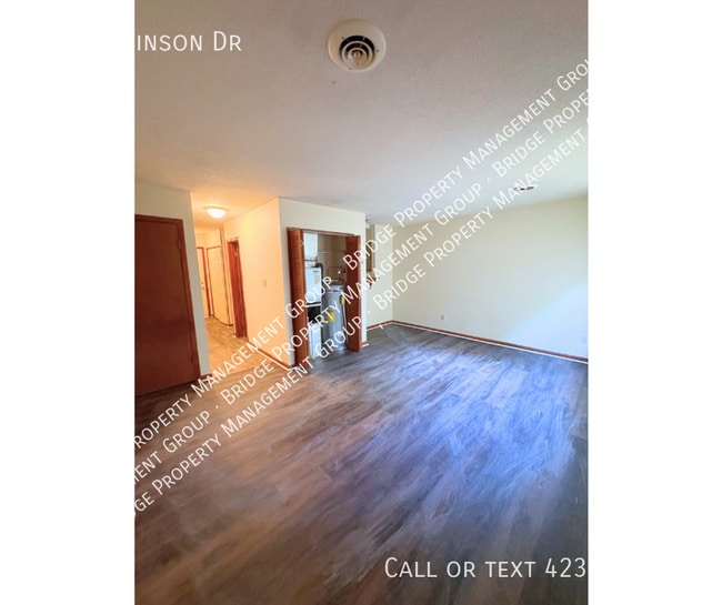 6929 Robinson Dr