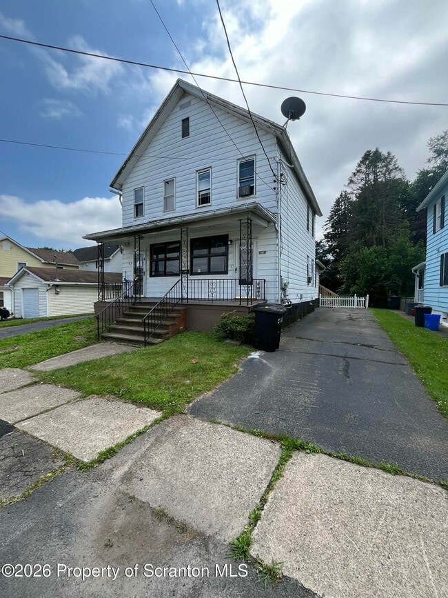 Photo - 161-163-163 W Parker St