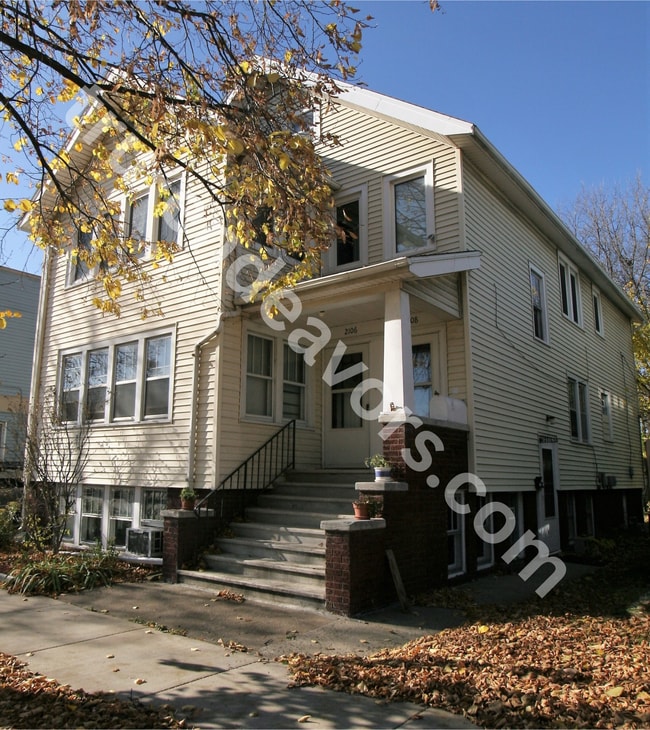 Building Photo - 2108 E Washington Ave Unit 2108.5