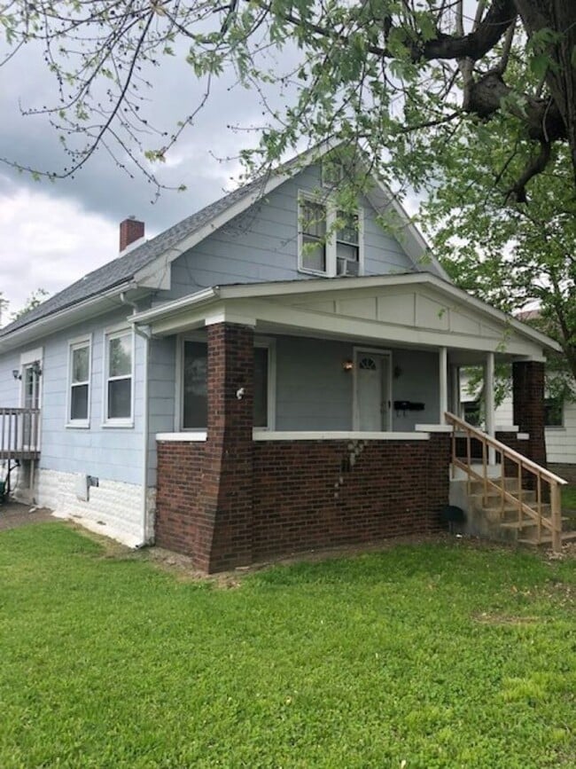 Building Photo - 3302 Kratzville Rd Unit B