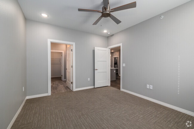 2BR, 2BA - 1155SF - Primary Bedroom
