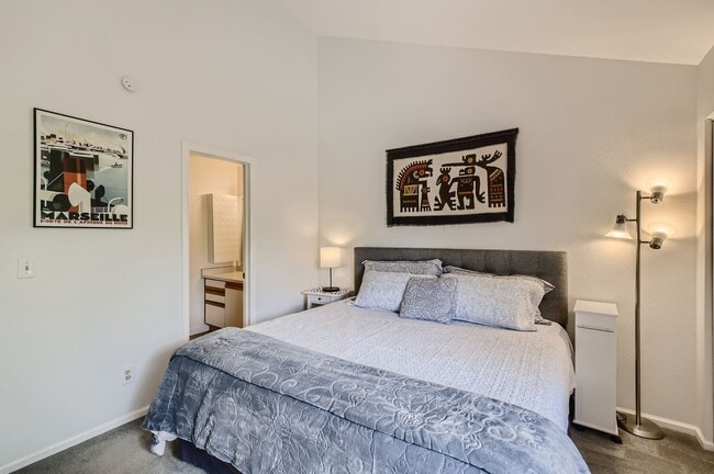 Photo - Turnkey 2 BDR/2BA Boulder Condo