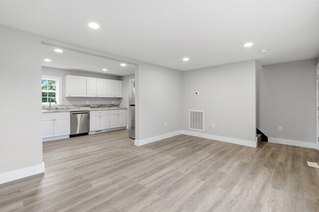 Photo - 2415 Piedmont St NW Unit 4