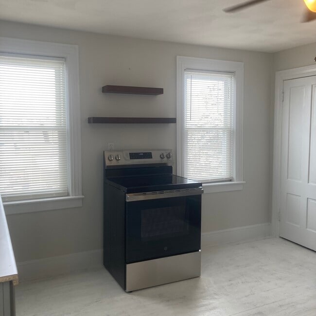 Photo - 70 Hedley Ave Unit 70 Hedley Avenue