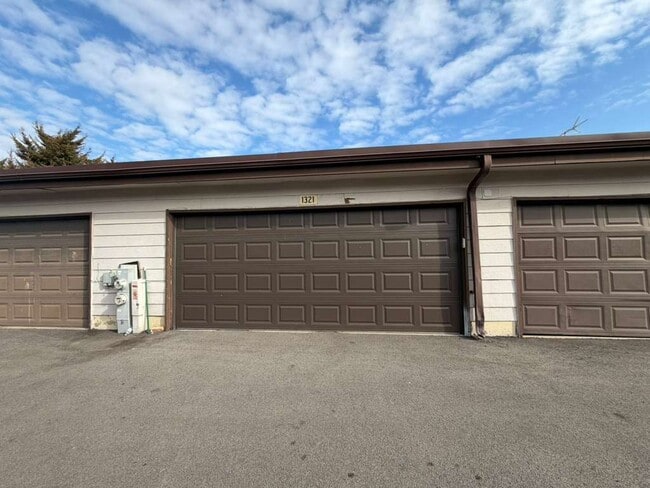 Building Photo - 1321 Court O