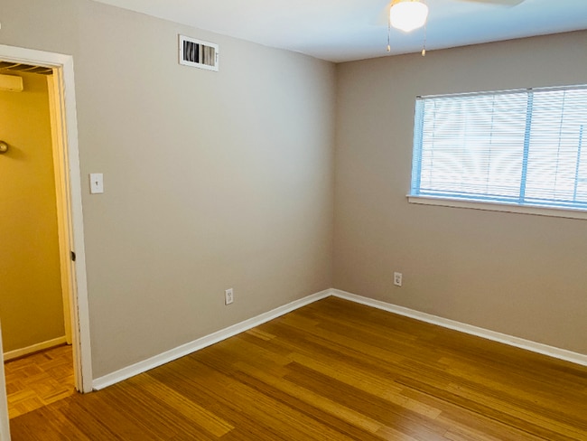 Photo - 1414 Castle Ct Unit 10