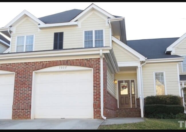 3 bedroom 2.5 bathroom townhouse - 7602 Astoria Place