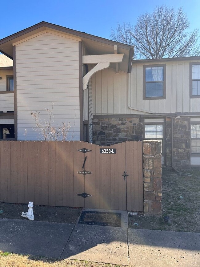 Building Photo - Condo for lease