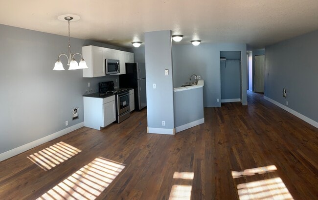 Photo - 748 NE Oak Place