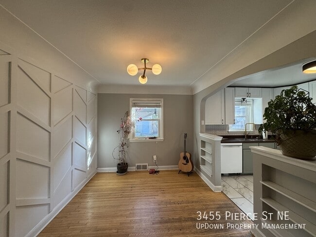 Photo - 3455 Pierce St NE