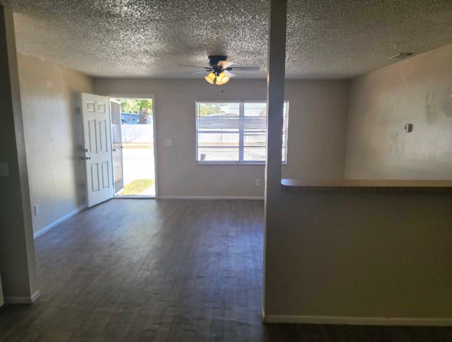 Photo - 15696 Bolesta Rd Unidad Apt A